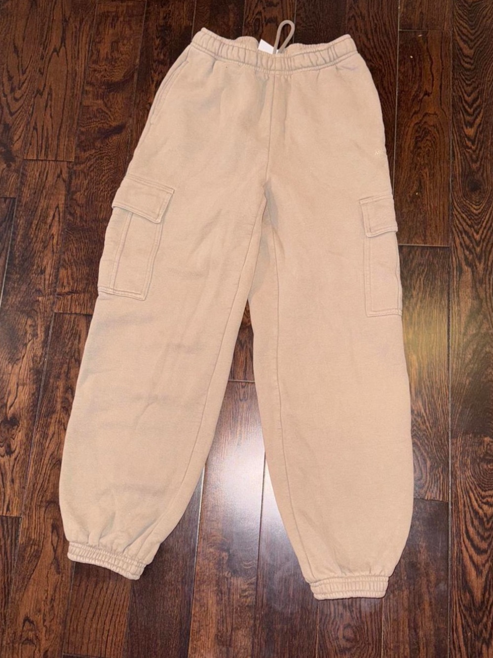 Aritzia Cargo Jogger Pants in Light Beige